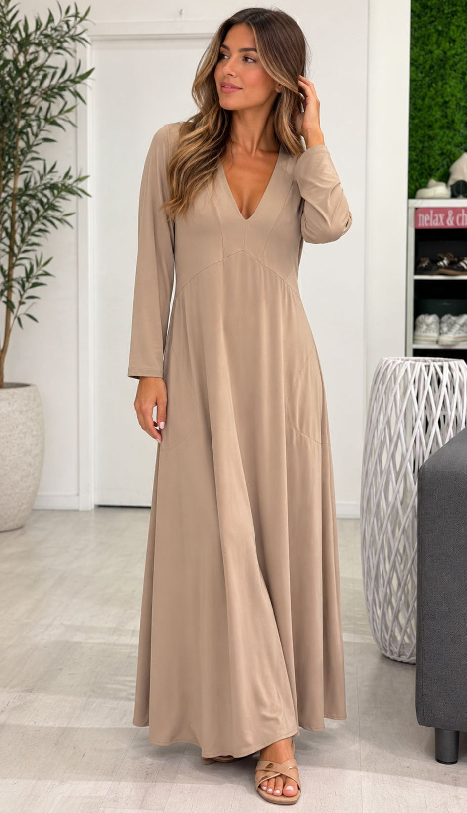 Vestido Bege com Manga Tropical Brasil