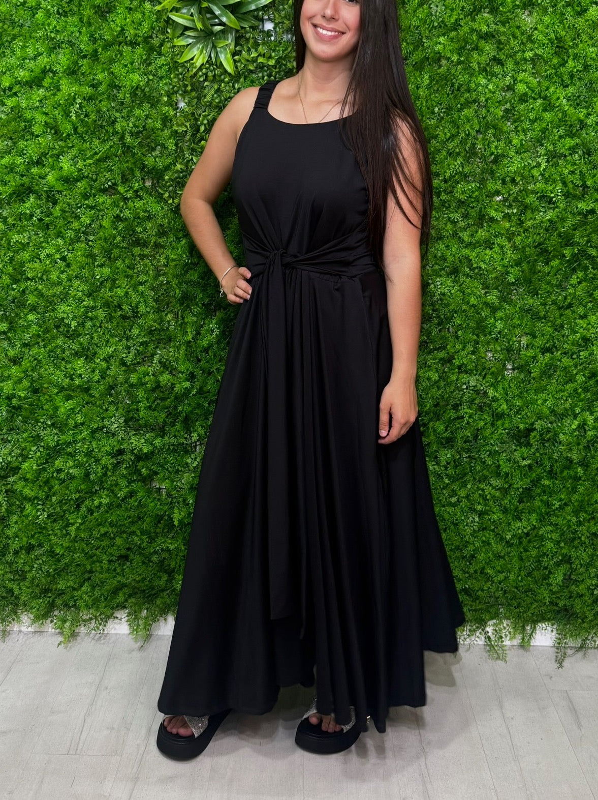 Vestido Preto com Nó